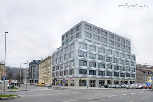 Pronájem kanceláře (250m2),  budova Praha 8,